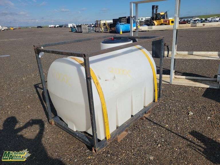 Liquid Tank With Hose Holder Metal Frame 63inch