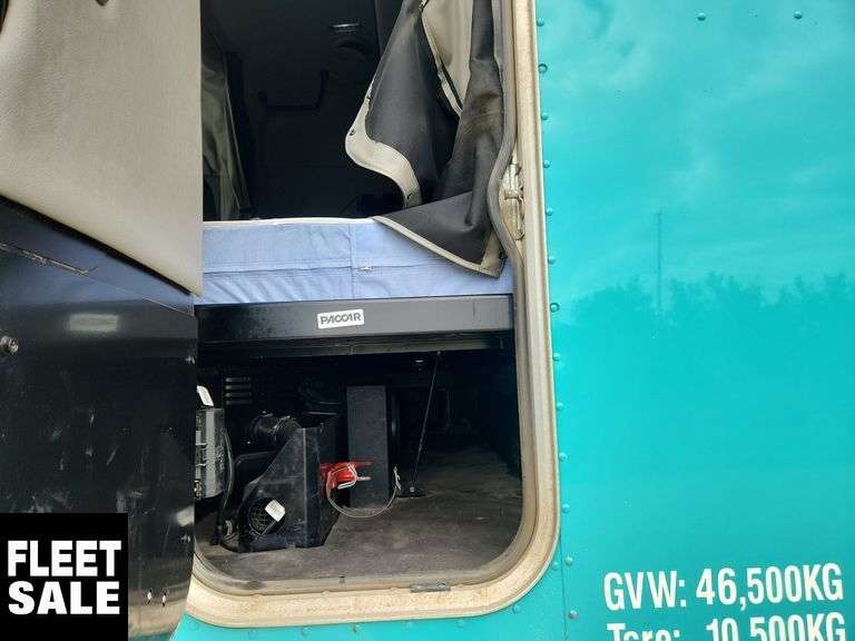 Non-Operable  2019  Peterbilt  579  T/A  Sleeper Tractor