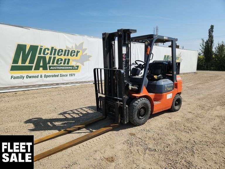 Toyota  7FGU25  3750  LBS  Forklift