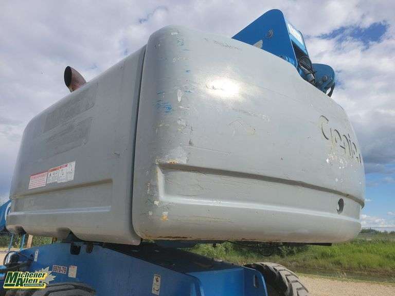 2005  Genie  S65  500  LBS  Boom Lift