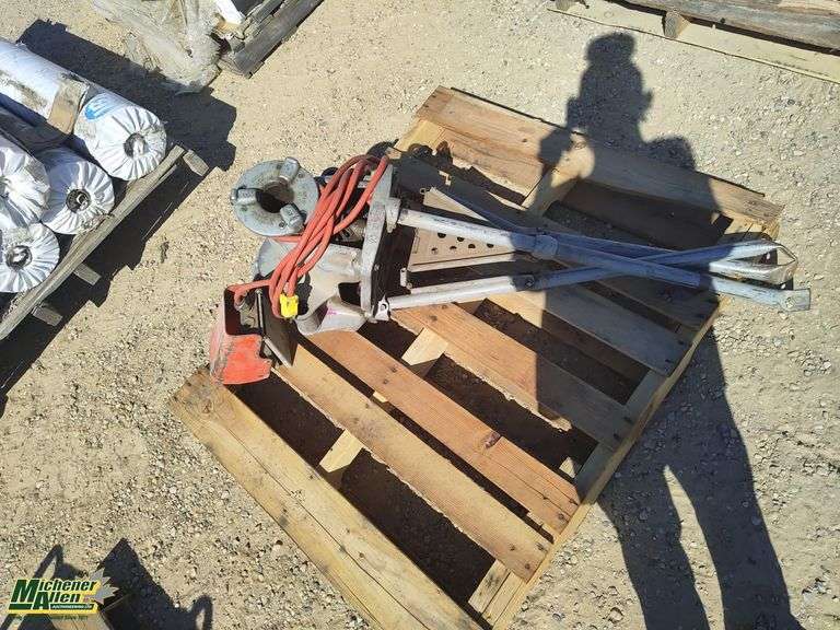 Manual Rigid Pipe Threader - Michener Allen Auctioneering Ltd