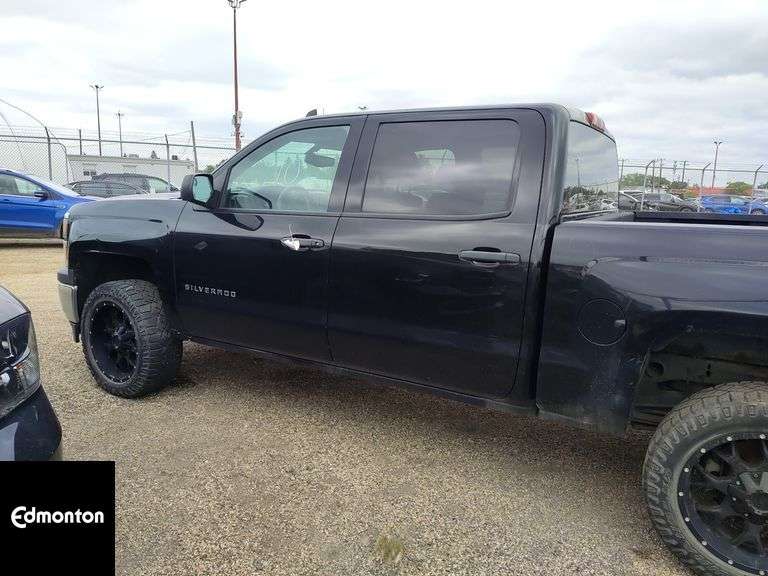 2015  Chevrolet  Silverado 1500  4x4 4dr Crew Cab 5.8 ft. SB