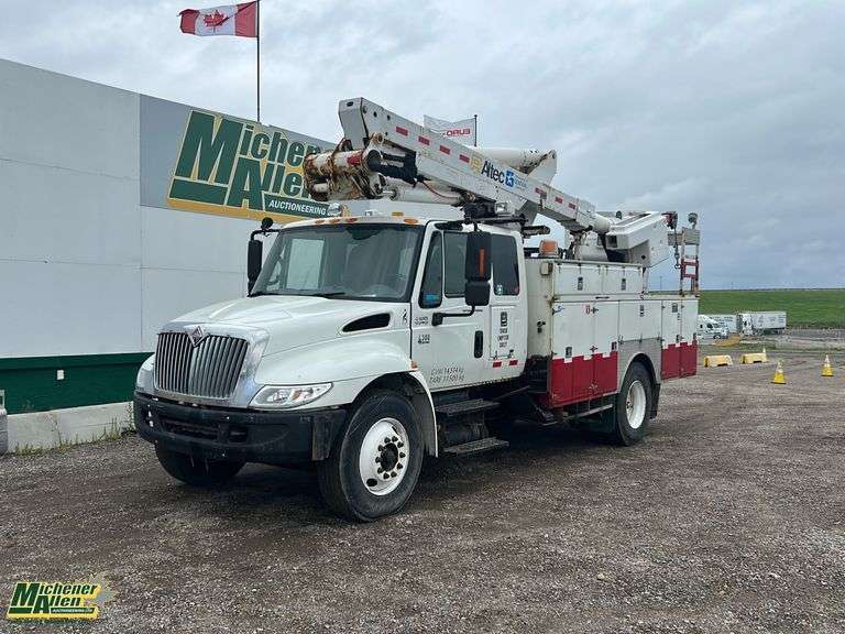 2006  International  DuraStar 4300  S/A  Bucket Truck