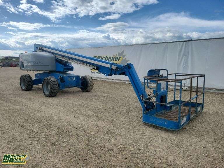 2005  Genie  S65  500  LBS  Boom Lift