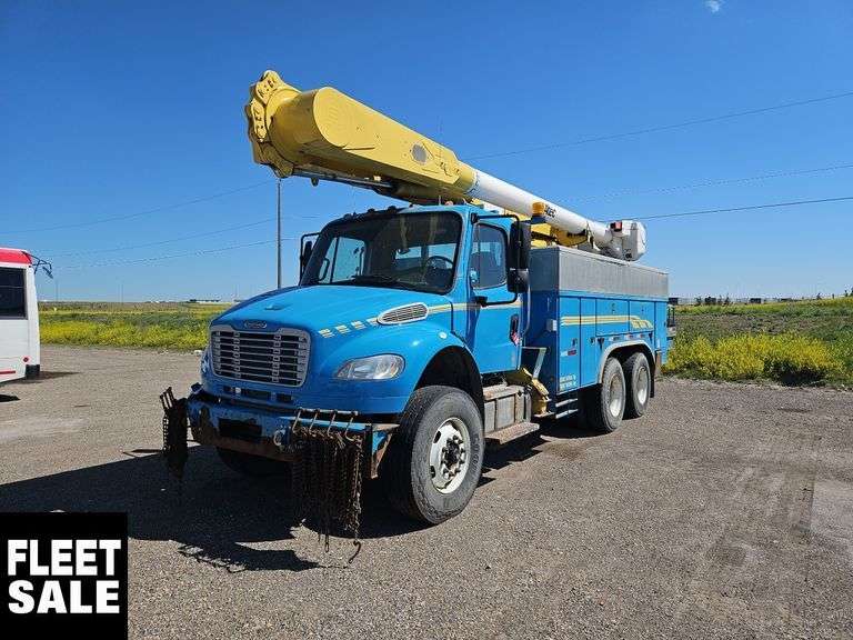 Non-Operable  2015  Freightliner  M2 106  T/A  Bucket Truck