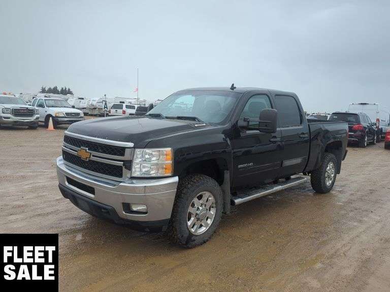 2014  Chevrolet  Silverado 2500HD  4x4 LT 4dr Crew Cab SB