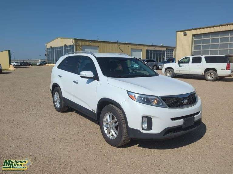 2015  Kia  Sorento  AWD LX 4dr SUV