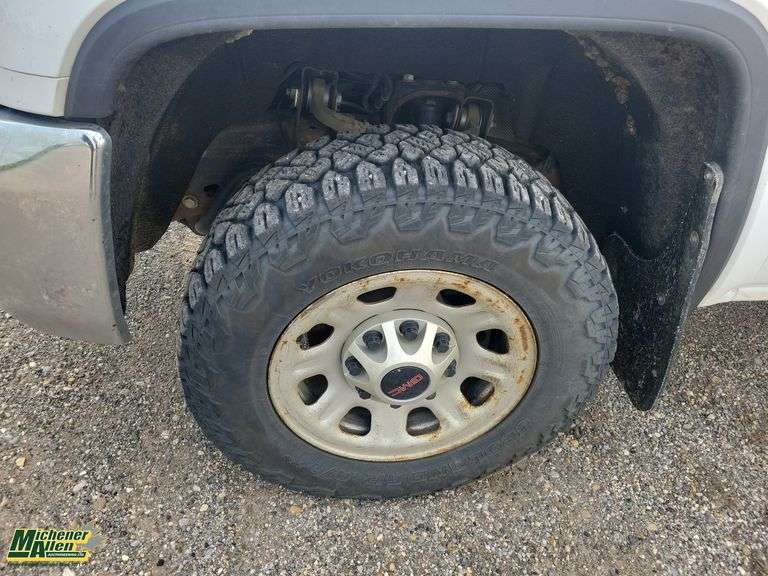 Non-Operable  2015  GMC  Sierra   4x4  S/A  Service Truck