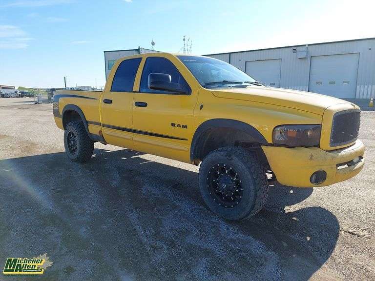 2005  Dodge  Ram 1500  4dr