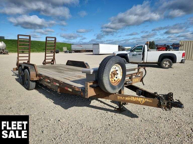 2012  Diamond T Trailers  T/A  20ft  Car Trailer