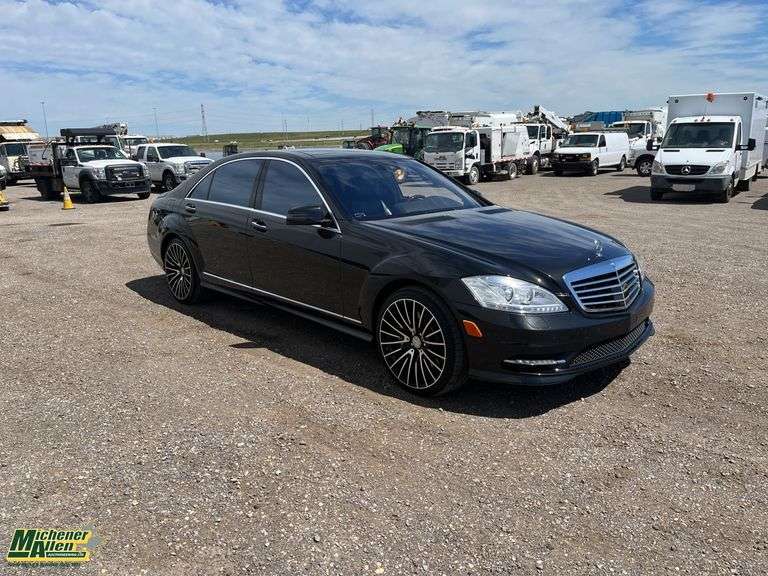 2011  Mercedes-Benz  S-Class  S-550 4Matic 4 Door