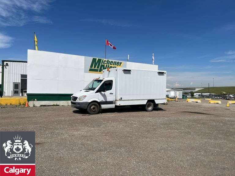 2010  Mercedes-Benz  Sprinter  3500 2dr Commercial/Cutaway/Chassis 170 in. WB  Cargo Van