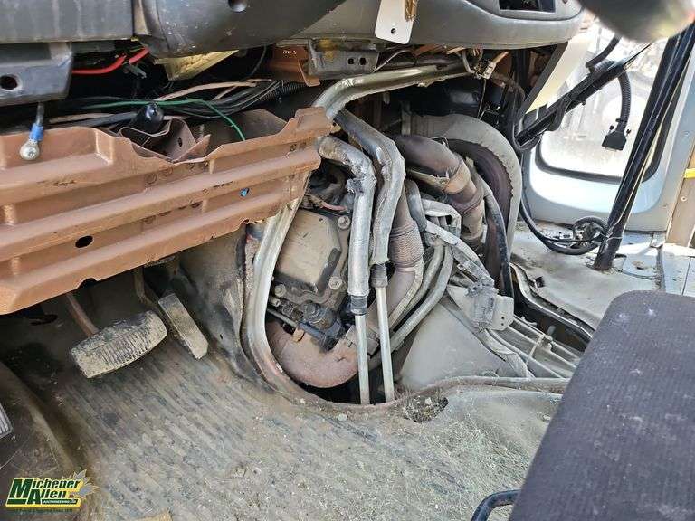 Non-Operable  2005  Ford  E-450  S/A  Passenger  Bus