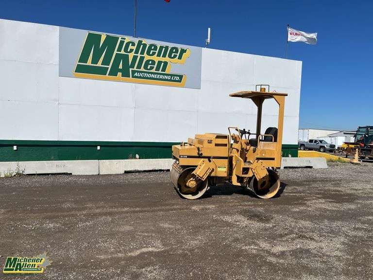 Caterpillar   CB-214B  Vibratory Smooth Drum Compactor