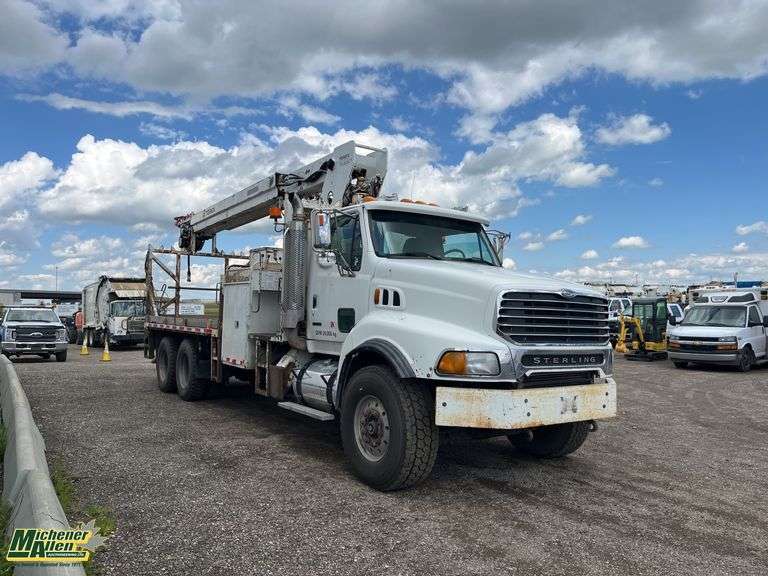 2005  Sterling  LT9500 Series  T/A  Crane Truck