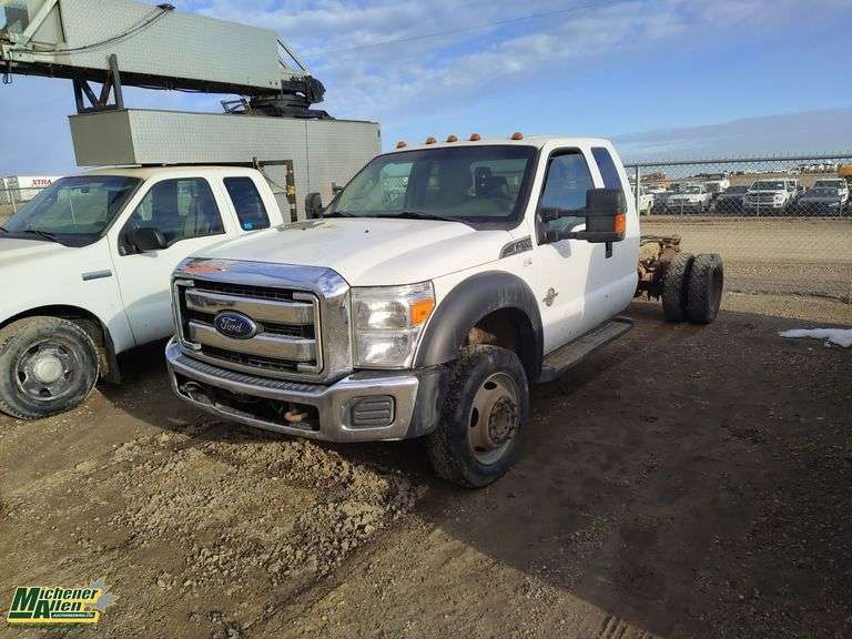 Non-Operable  2013  Ford  F-550 Super Duty 4x4  S/A  Cab & Chassis