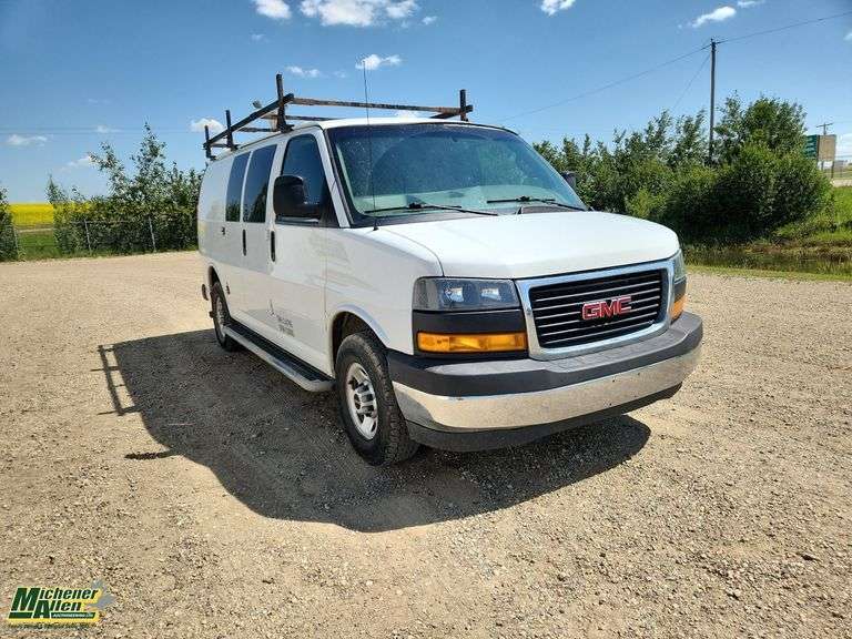 2018  GMC  Savana  Cargo Van