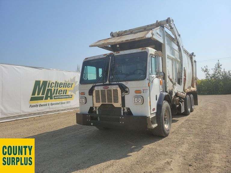 2020  Peterbilt  520  T/A  Refuse Truck