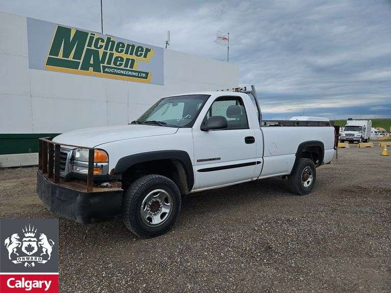 2003  GMC  Sierra 2500HD  4x2 2dr Standard Cab Work Truck RWD LB