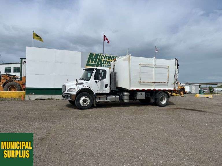 2013  Freightliner  M2 106  S/A  Refuse Truck