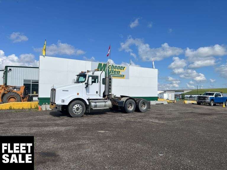 2006  Kenworth  T800  T/A  Wet Kit Day Cab Tractor