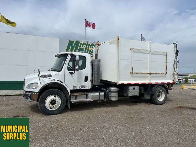 2013  Freightliner  M2 106  S/A  Refuse Truck