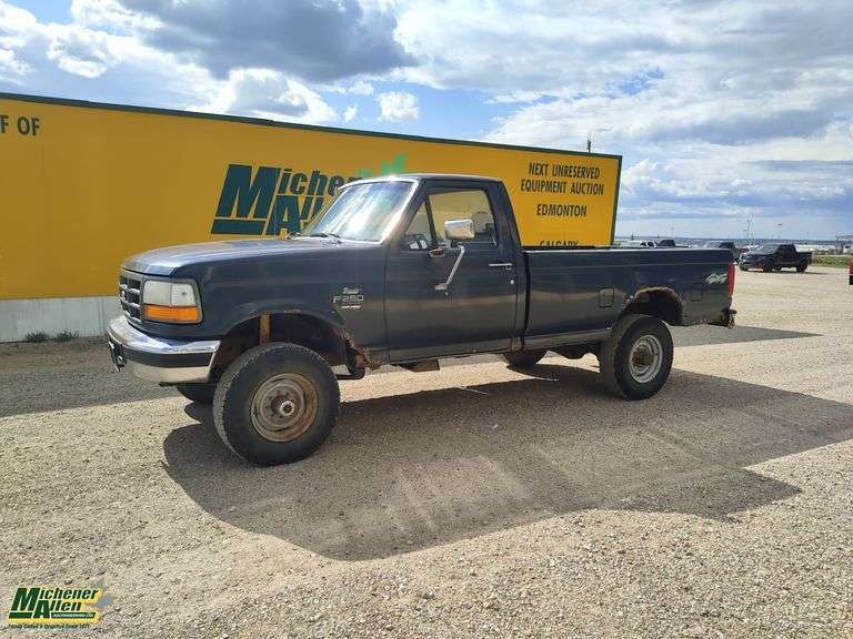 1995  Ford  F-250  2dr XL 4WD 7.3L DSL Standard Cab LB HD