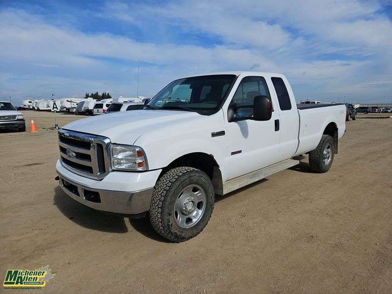2007  Ford  F-350 Super Duty  XLT 4dr SuperCab 4WD LB