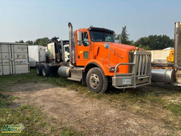 2010  Kenworth  T800  T/A  Cab & Chassis