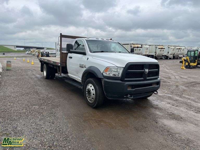 2017  Ram  5500 4X4  S/A  Deck Truck