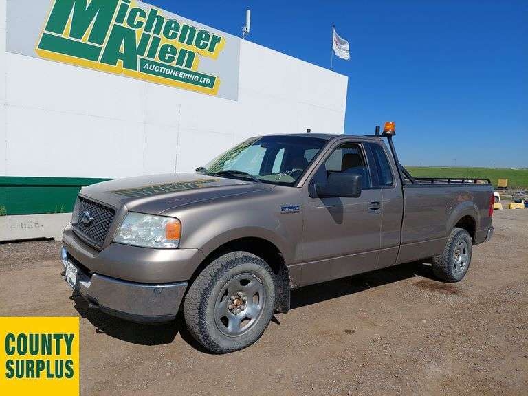 2005  Ford  F-150  4x2 2dr Standard Cab