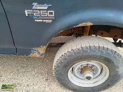 1995  Ford  F-250  2dr XL 4WD 7.3L DSL Standard Cab LB HD