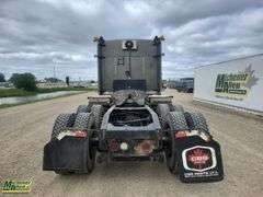 2013  Mack  Pinnacle  Tri  Wet Kit Sleeper Tractor