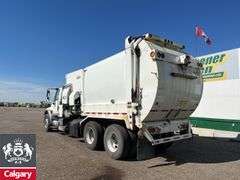 2017  International  WorkStar 7400  T/A  Refuse Truck