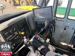 2017  International  WorkStar 7400  T/A  Refuse Truck