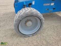 2005  Genie  S65  500  LBS  Boom Lift
