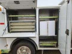 2004  Ford  F-550 Super Duty  S/A  Service Truck