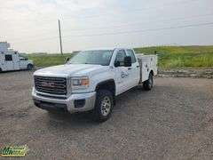 Non-Operable  2015  GMC  Sierra   4x4  S/A  Service Truck