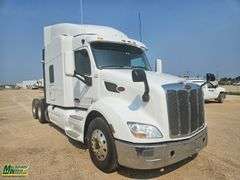 Non-Operable  2019  Peterbilt  579  T/A  Sleeper Tractor