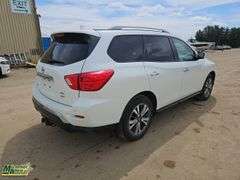 2019  Nissan  Pathfinder  4x4 SV 4dr SUV