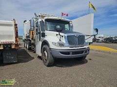 Non-Operable  2015  International  WorkStar 7400  T/A  Refuse Truck