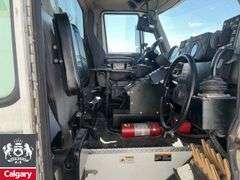 2017  International  WorkStar 7400  T/A  Refuse Truck