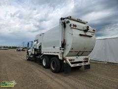 2017  International  WorkStar 7400  T/A  Refuse Truck