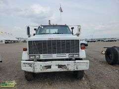 Non-Operable  1987  GMC  TopKick C70  S/A  Service Truck