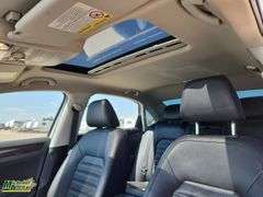 2013  Volkswagen  Passat  TDI SE 4dr Sedan 6A w/ Sunroof and Navigation