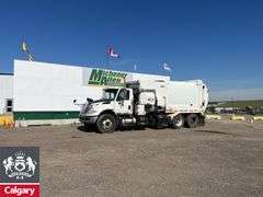 2017  International  WorkStar 7400  T/A  Refuse Truck