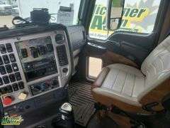 2013  Mack  Pinnacle  Tri  Wet Kit Sleeper Tractor