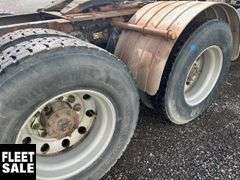 2006  Kenworth  T800  T/A  Wet Kit Day Cab Tractor