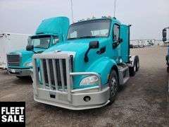Non-Operable  2018  Peterbilt  .  T/A  Day Cab Tractor