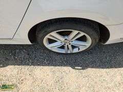 2013  Volkswagen  Passat  TDI SE 4dr Sedan 6A w/ Sunroof and Navigation